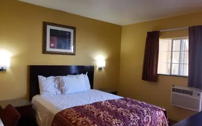 Photo 3 - Providencia Motel
