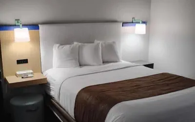 Photo 5 - Garner Hotel Battle Creek South by IHG