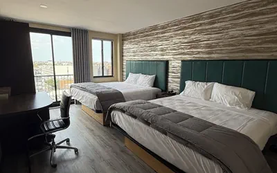 Photo 3 - Skylux Hotel Long Island City