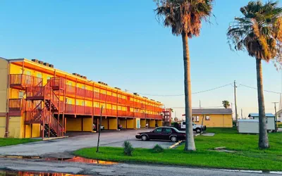Oro North Beach Inn