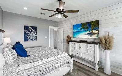 Photo 5 - Insta-ahhh Private Pool Pet Friendly Oasis Steps to Beach