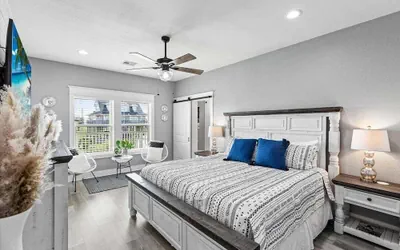Photo 4 - Insta-ahhh Private Pool Pet Friendly Oasis Steps to Beach