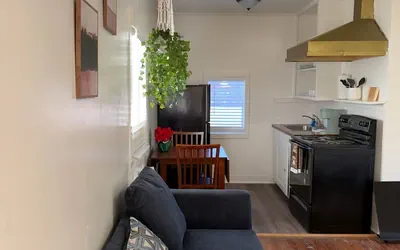 Photo 3 - Cozy Modern Studio - Heart of Lafayette