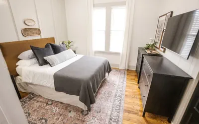 Photo 2 - Modern Cajun Stay 1BR Near Festivals Food