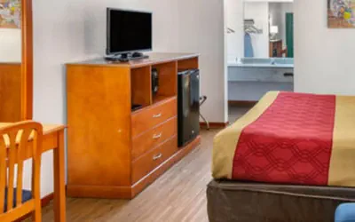 Photo 2 - Econolodge inn and suites