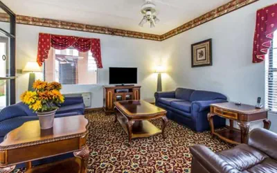 Photo 5 - Econolodge inn and suites