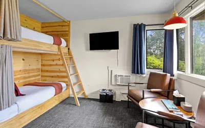 Photo 2 - The Trailside Hotel