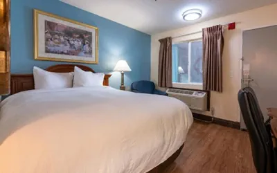 Photo 2 - Sacramento Inn and Suites