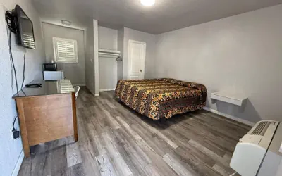 Photo 2 - Great Value Inn