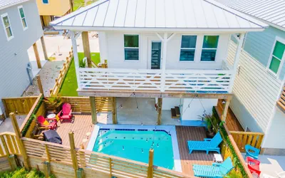 Sunrise Beach Private Heated Pool Arcade Games