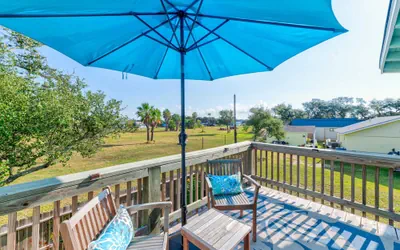 Photo 5 - Cozy Private Retreat Hot Tub BBQ Grill Yard
