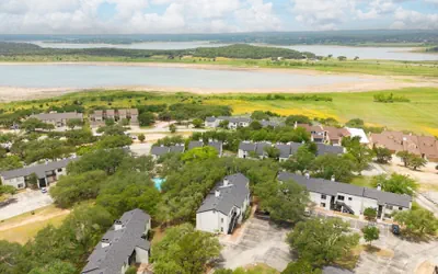 Photo 5 - Canyon Lake Escape Pool Balcony Pet Friendly