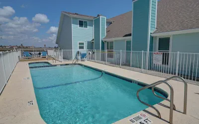 Photo 3 - Padre Getaway- Fishing Dock Pool 2 Min to Beach