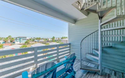 Photo 5 - Spacious Townhouse Walk to Beach Resort Pool