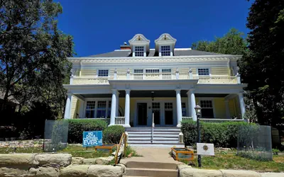 Photo 2 - Hobbs House
