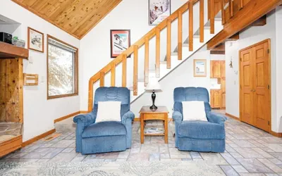 Photo 5 - Two-bedroom Plus Loft Chalet w/ Mountain Views