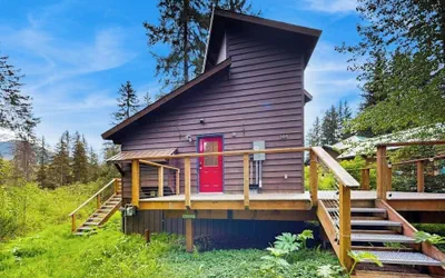 Modern Girdwood Cabin w/ Tall Ceilings & Views