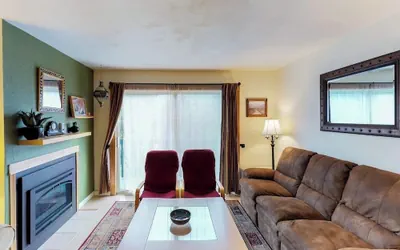 Photo 2 - Spiral-staircase Condo w/ Mountain-air Balcony