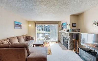 Solid Two-bedroom Girdwood Condo Near Alyeska Lifts