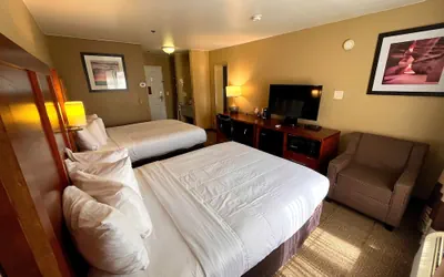 Photo 5 - Merced Hotel - Gateway to Yosemite