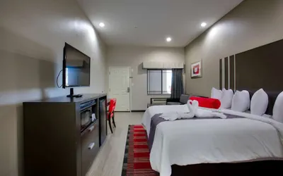 Photo 5 - Humble Inn & Suites