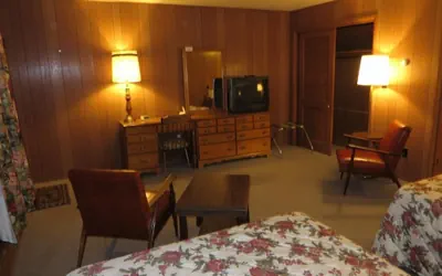 Photo 2 - Travelers Inn Motel - Eagle River Downtown