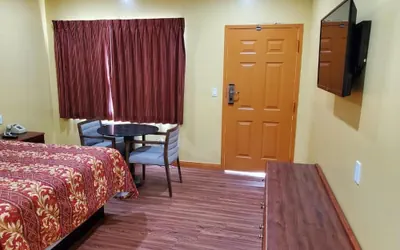 Photo 4 - Sunrise Inn