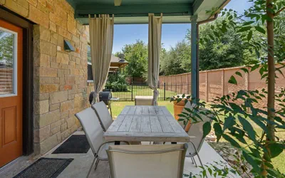 Photo 4 - 3BR 12 Mins to Kalahari BBQ Private Patio