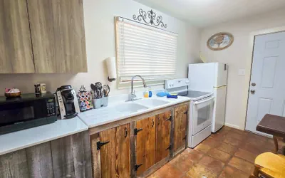 Photo 4 - Sonora Suite - Gruene Cottages