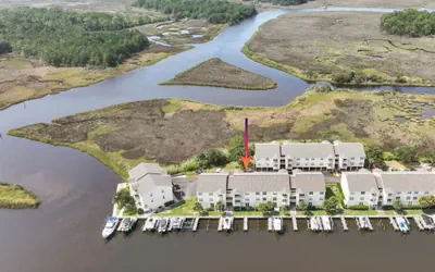 Slip Away at Harbor Landing