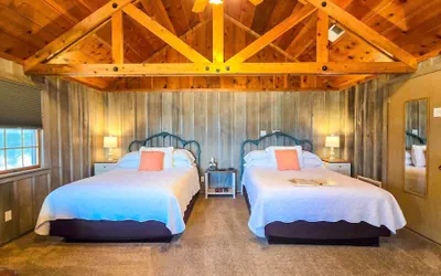 Photo 4 - Rosemary Gruene Cottage Studio
