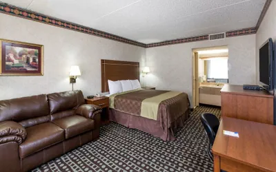 Photo 4 - The Executive Inn & Suites Midland
