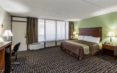 Photo 5 - The Executive Inn & Suites Midland