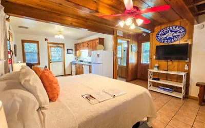 Photo 2 - Luckenbach Gruene Cottages