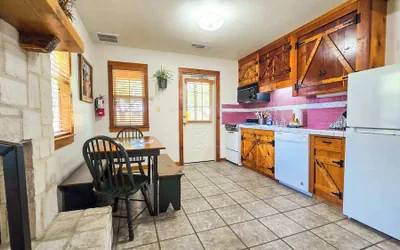 Photo 5 - Stonewall Gruene Cottages