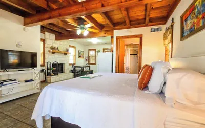 Photo 2 - Stonewall Gruene Cottages