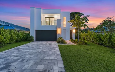 Photo 2 - Modern Naples Beach Home Pool Hot Tub 2 Master Suites