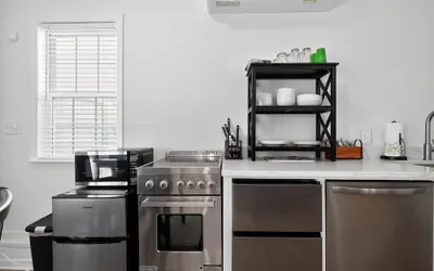 Photo 5 - Augusta Carriage House Cozy Retreat w Kitchen