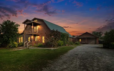 Photo 2 - 5-acre Historic Home With Pool Fishing Pond Game Room Outdoor Bar
