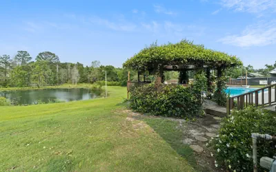 Photo 5 - 5-acre Historic Home With Pool Fishing Pond Game Room Outdoor Bar