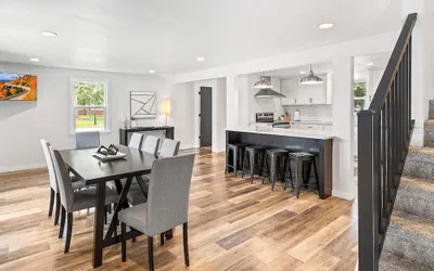 Photo 2 - Prime Spot Fully Renovated Near Lambeau Titletown