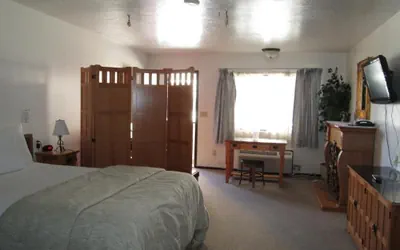 Photo 5 - Jim Butler Suites