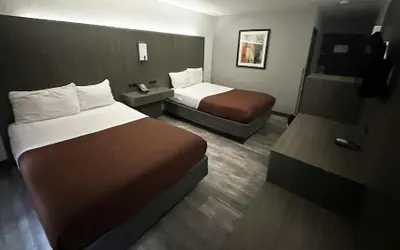 Photo 5 - Hotel Fort Wayne North