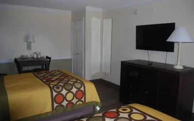 Photo 4 - Heritage Inn and Suits