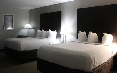 Photo 3 - Empire inn and Suites