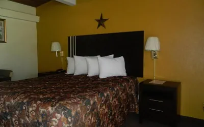 Photo 4 - Freer motel