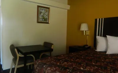 Photo 2 - Freer motel
