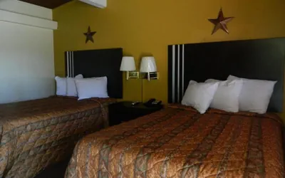 Photo 5 - Freer motel