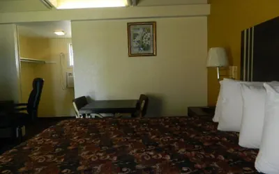 Photo 3 - Freer motel