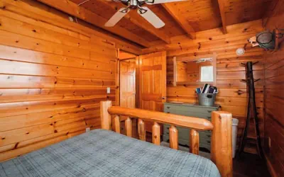 Photo 5 - Secluded Cabin Villa With Hot Tub, Pond & Hiking